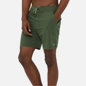 Alo Yoga Men Plow Board Shorts in Hunter Green